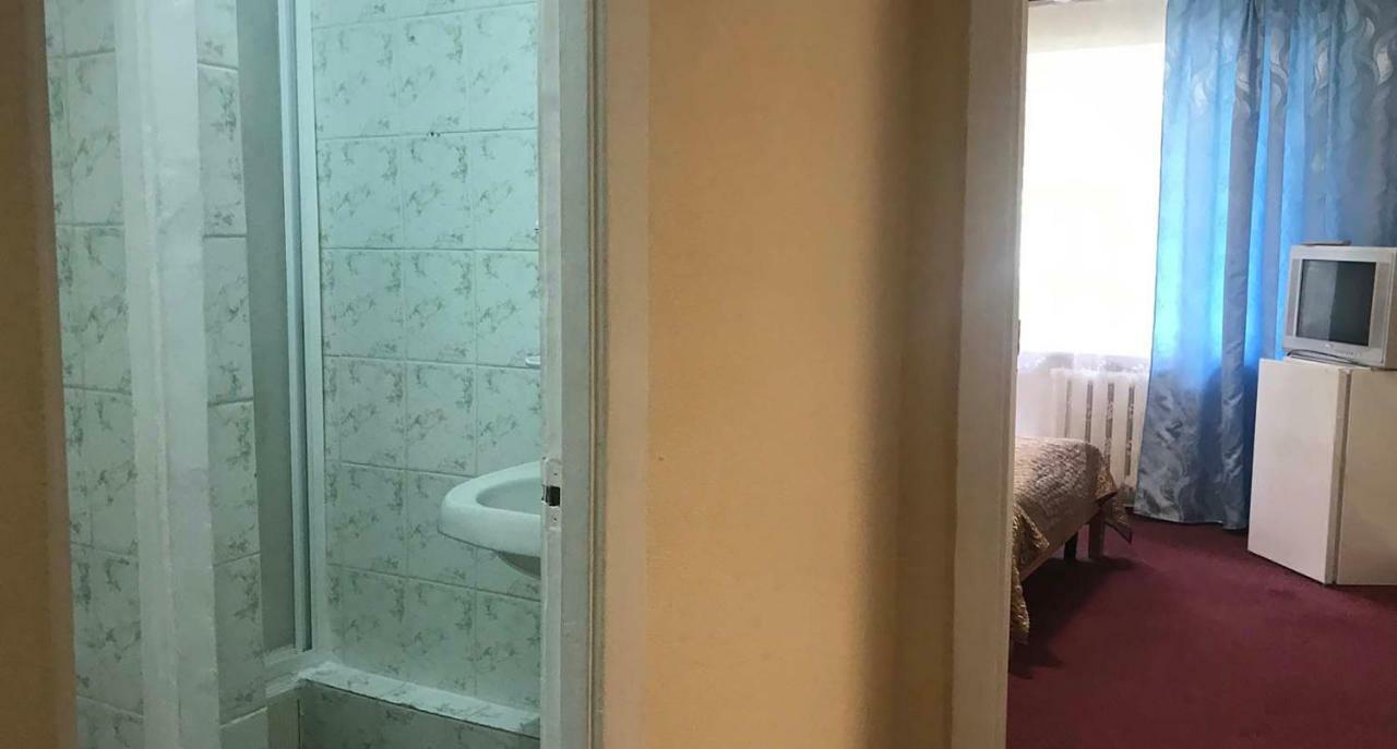 Kozatsky On Antonova Hotel Киев Екстериор снимка