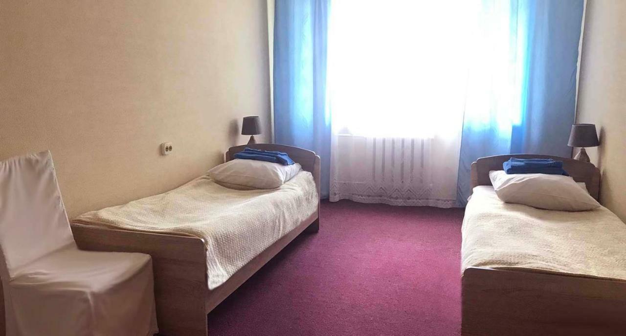 Kozatsky On Antonova Hotel Киев Екстериор снимка