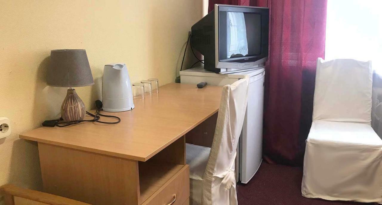 Kozatsky On Antonova Hotel Киев Екстериор снимка