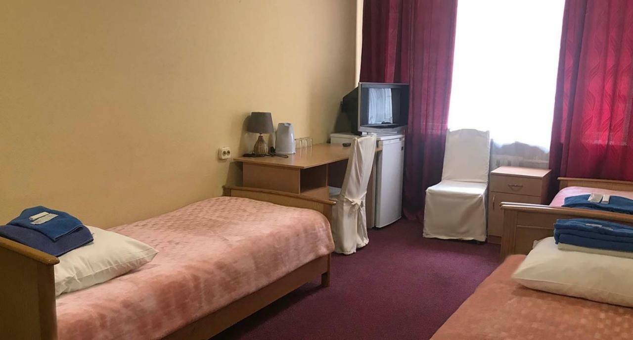 Kozatsky On Antonova Hotel Киев Екстериор снимка