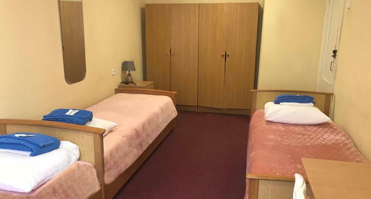 Kozatsky On Antonova Hotel Киев Екстериор снимка