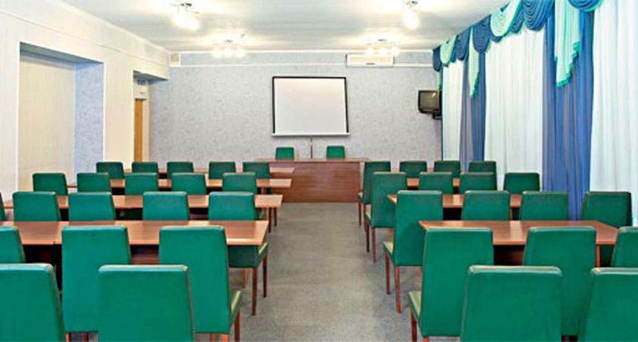Kozatsky On Antonova Hotel Киев Екстериор снимка
