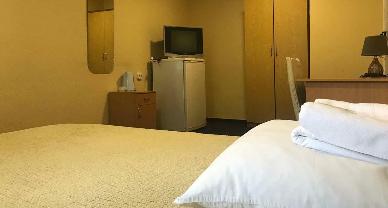 Kozatsky On Antonova Hotel Киев Екстериор снимка